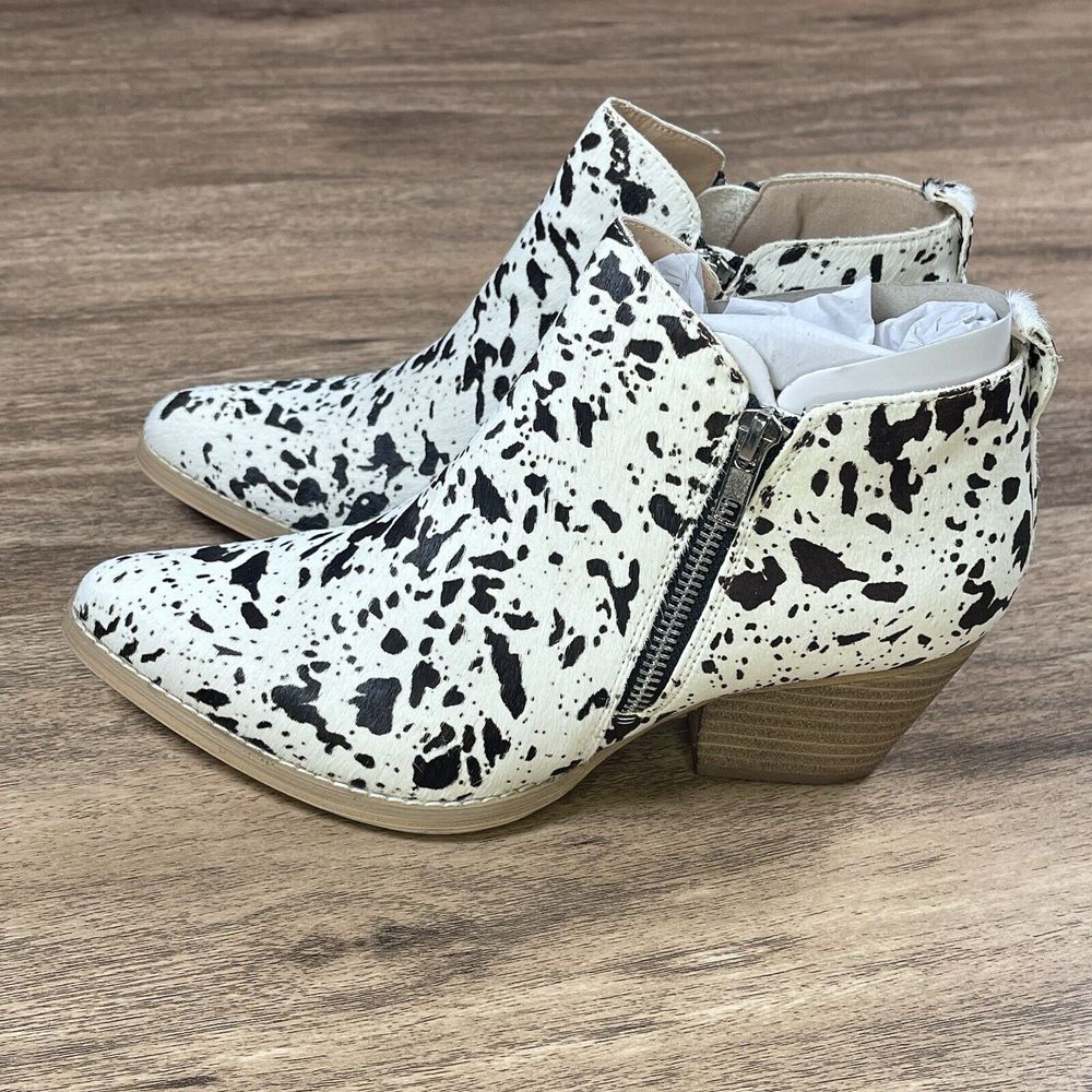 Very Volatile Women's 9 Gracemont Choc Chip Cow Print Leather Ankle‎ Booties - Picture 4 of 9